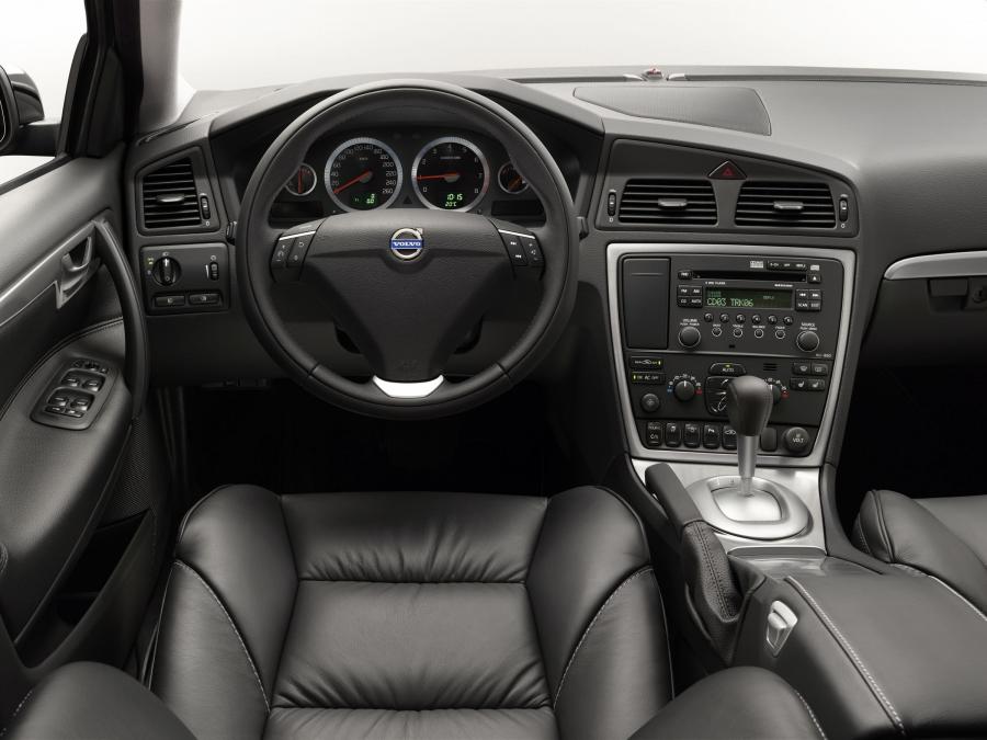  Volvo S60 T5 2007 года  (фото 4 из 17)